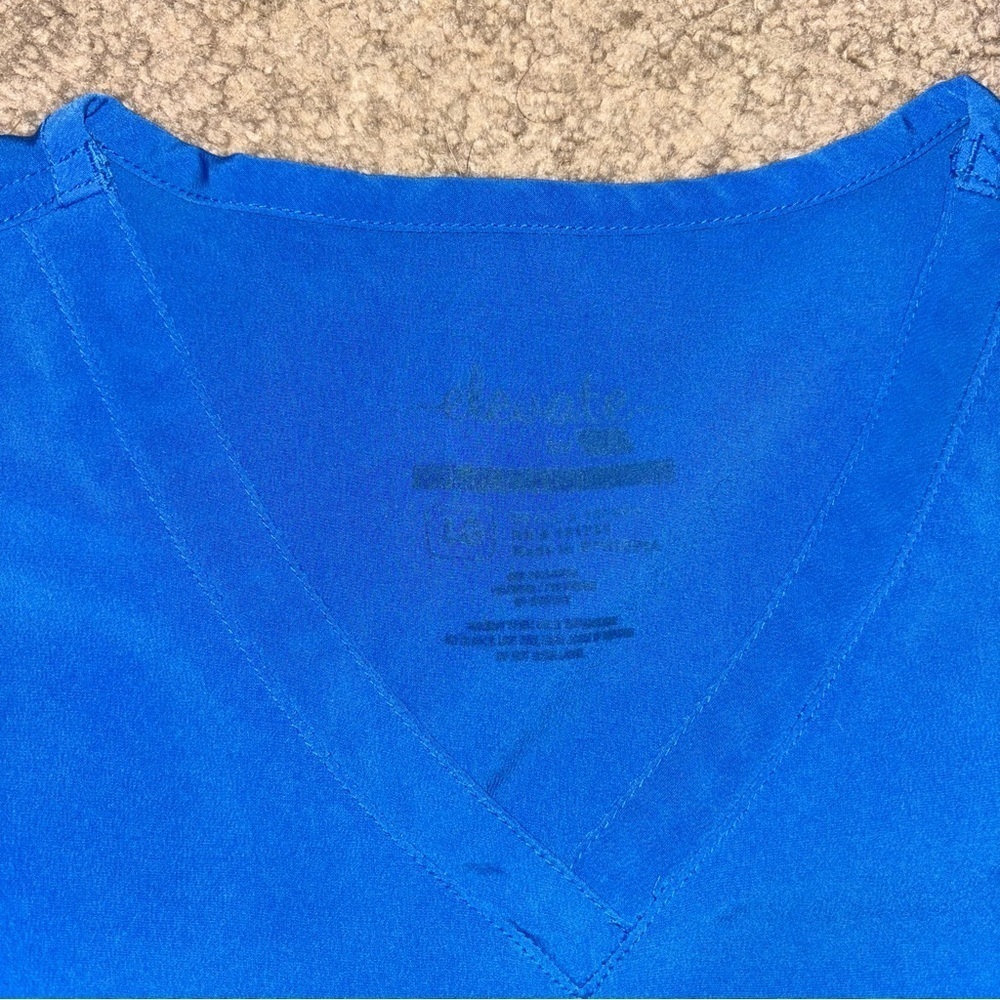 Elevate Blue V-Neck Women's Top, size Large - Picture 2 of 2